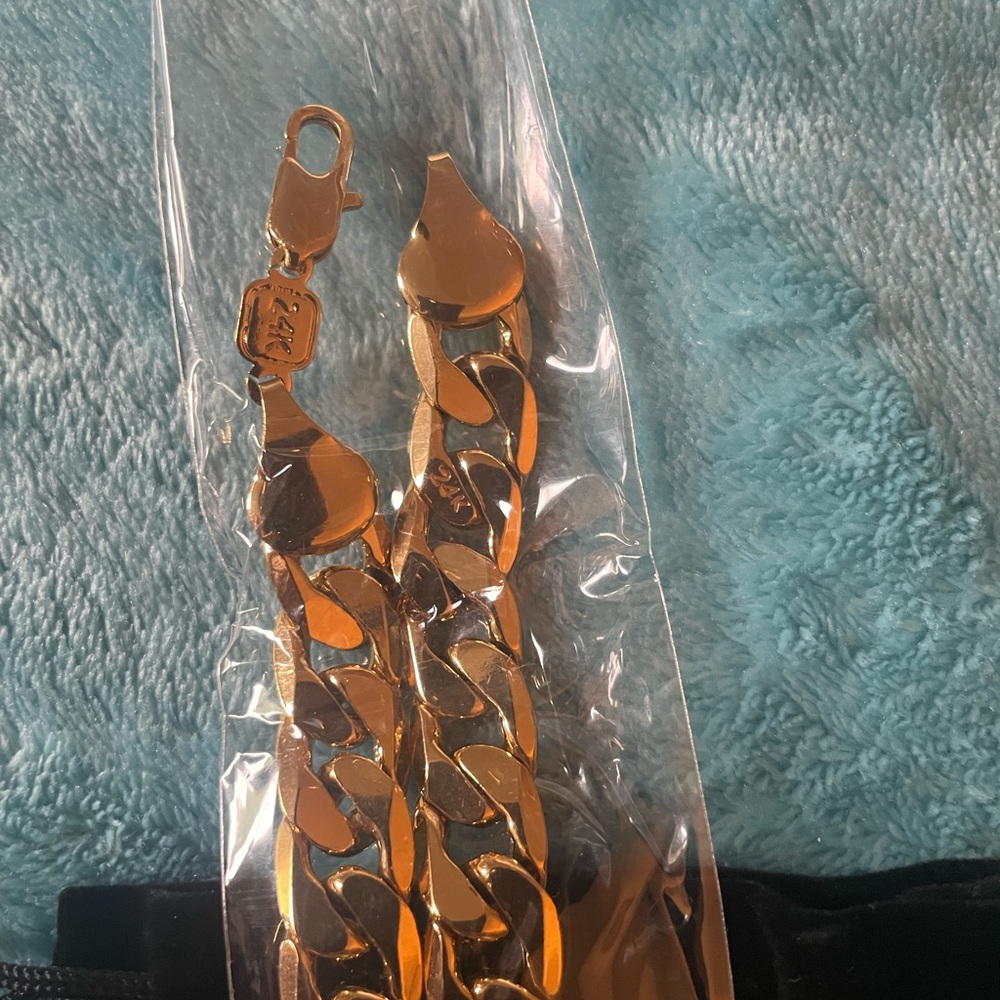 108 grams  24k stamped yellow gold filled men’s chain 12mm